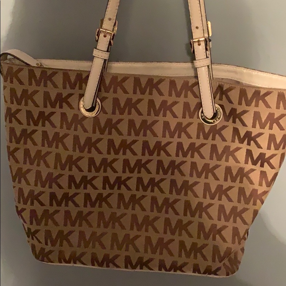 Michael Korda logo purse